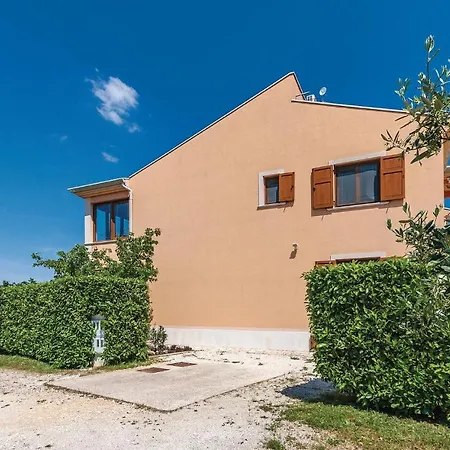 2 Bedroom In Apartment Gajana