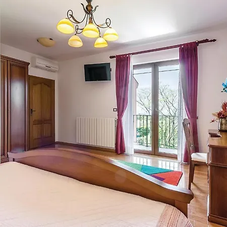2 Bedroom In * Gajana