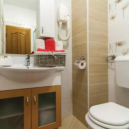 Apartment 2 Bedroom In Gajana