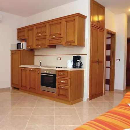 2 Bedroom In *